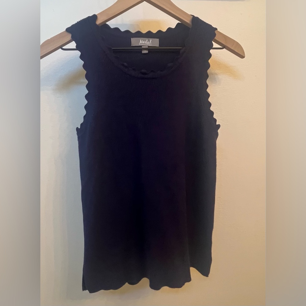 Marled By Reunited Knit soft Navy Blue scalloped neckline Sleeveleaa Top Sz L